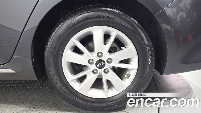 2017 Kia K5 2.0 MX, photograph 6