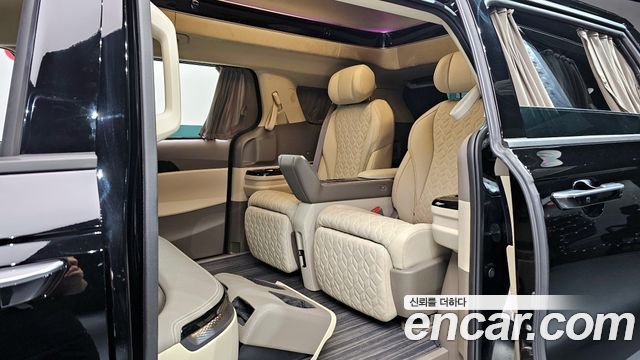 2024 Kia Canival Gasoline 4-Seater Hi Limousine, photograph 7
