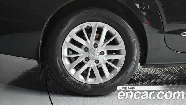 2014 KG_Mobility_Ssangyong KORANDO 4WD GT 9-seater, photograph 10