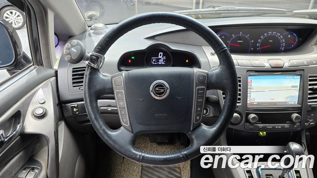 2014 KG_Mobility_Ssangyong KORANDO 4WD GT 9-seater, photograph 5