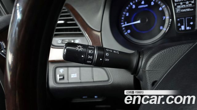 2014 Hyundai Grandeur HG240 Modern, photograph 11