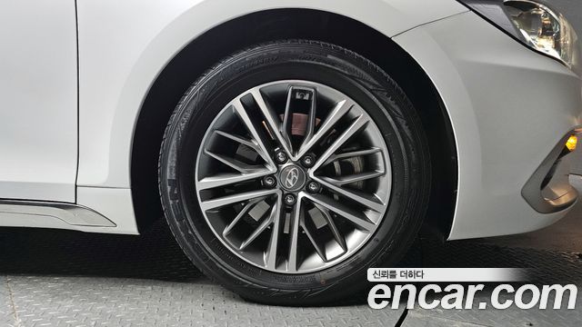 2019 Hyundai Grandeur 2.4 Premium, photograph 1
