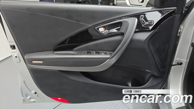 2014 Hyundai Grandeur HG240 Modern, photograph 5
