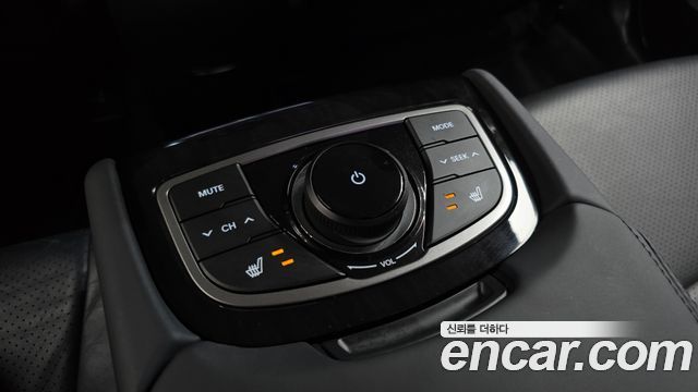 2014 Hyundai Grandeur HG240 Modern, photograph 4