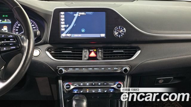 2017 Hyundai Grandeur 3.0 Exclusive, photograph 4
