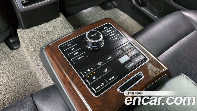 2013 Hyundai Equus VS380, photograph 6