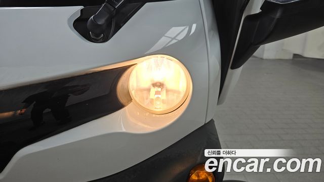 2020 Renault-KoreaSamsung Twizy Life(2-Seater), photograph 11