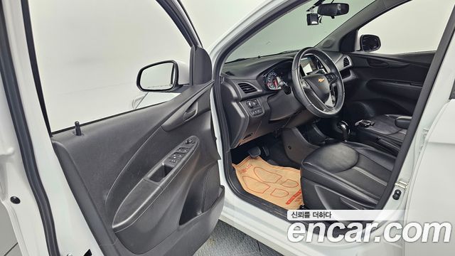 2018 ChevroletGMDaewoo Spark LT, photograph 3