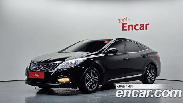 2014 Hyundai Grandeur HG240 Modern, photograph 2