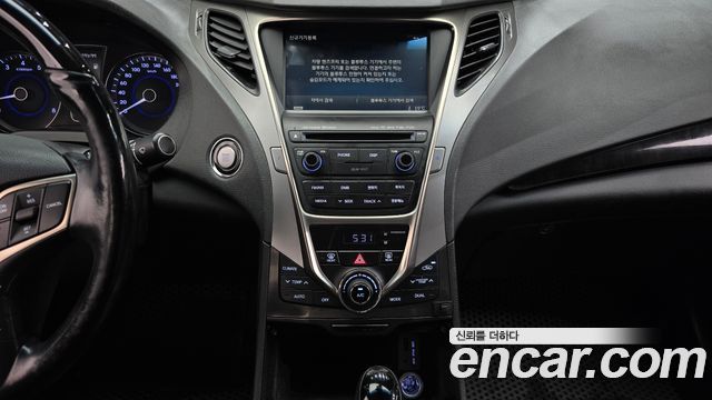 2014 Hyundai Grandeur HG240 Modern, photograph 12