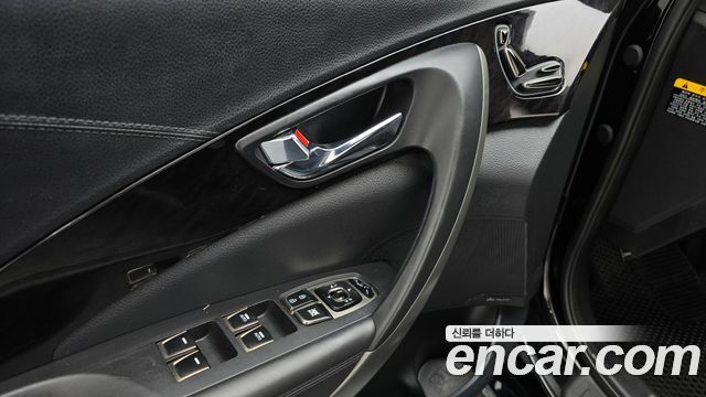 2014 Hyundai Grandeur HG240 Modern, photograph 11