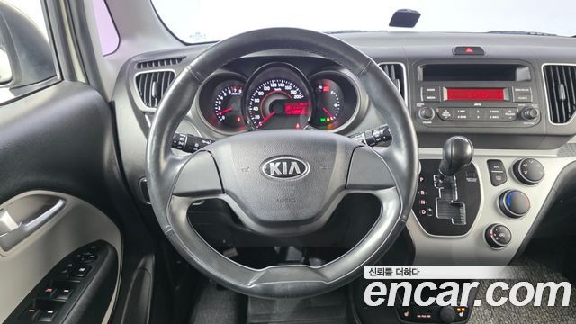 2017 Kia RAY Luxury, photograph 2