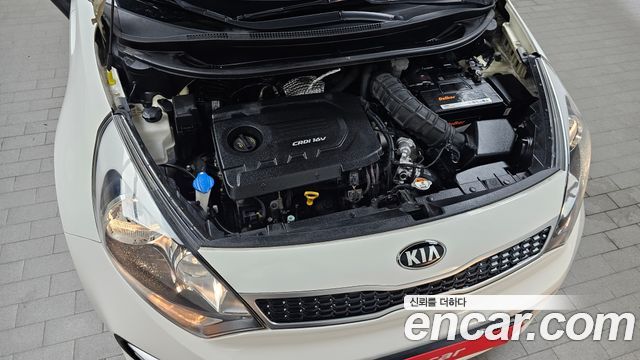 2015 Kia pride Diesel 5DR 1.4, photograph 4