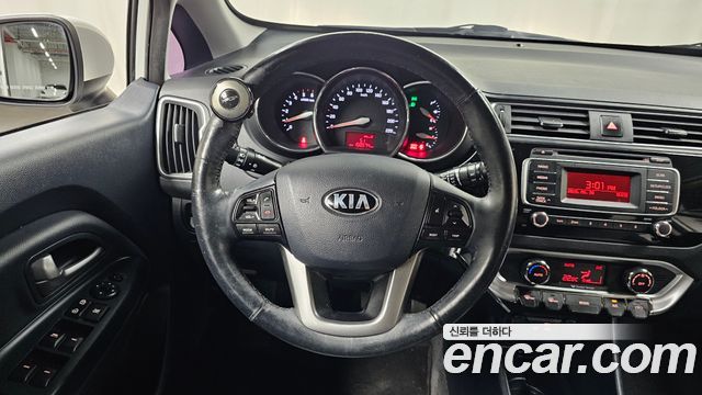 2015 Kia pride Diesel 5DR 1.4, photograph 12