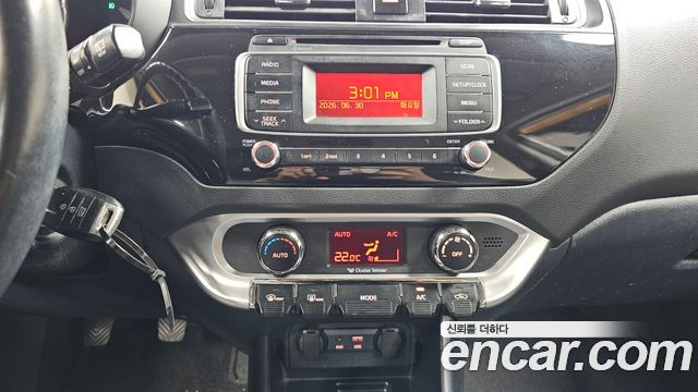 2015 Kia pride Diesel 5DR 1.4, photograph 7