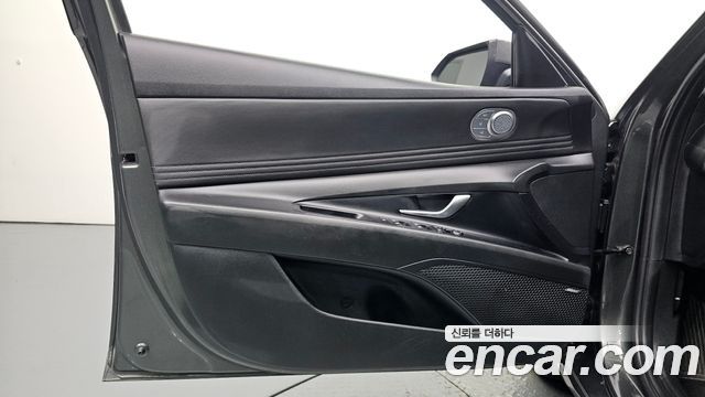 2021 Hyundai AVANTE Inspiration, photograph 10