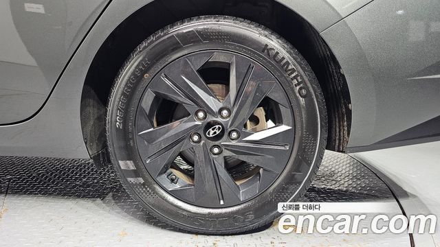 2021 Hyundai AVANTE Inspiration, photograph 12