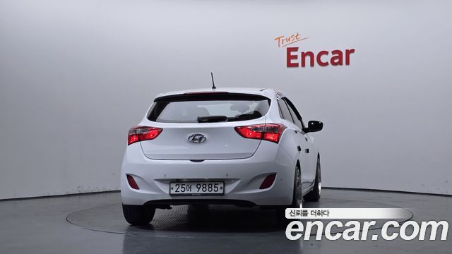 2012 Hyundai i30 Diesel 1.6 VGT Unique, photograph 12