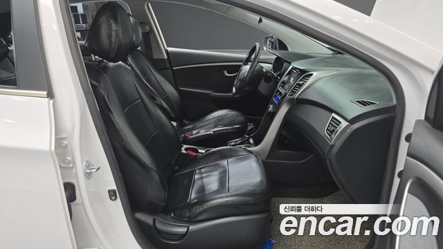 2012 Hyundai i30 Diesel 1.6 VGT Unique, photograph 10