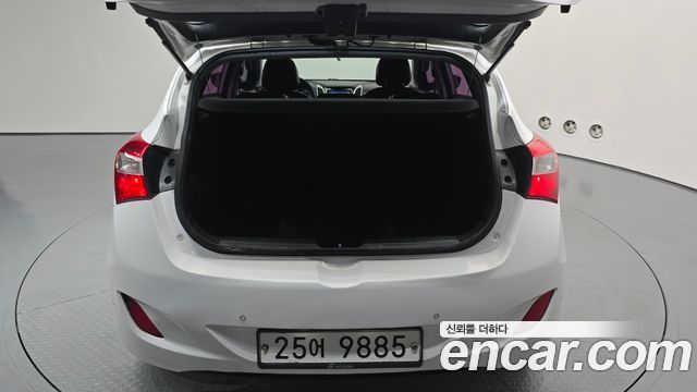 2012 Hyundai i30 Diesel 1.6 VGT Unique, photograph 11