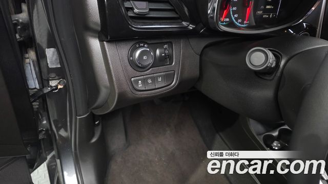 2016 ChevroletGMDaewoo Spark LTZ, photograph 2