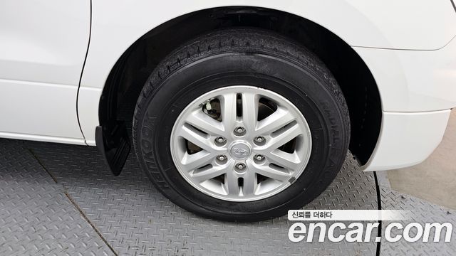 2016 Hyundai Starex 5-Seater VAN, photograph 6