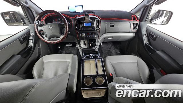 2016 Hyundai Starex 5-Seater VAN, photograph 10