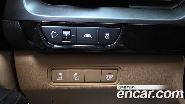 2021 Kia Canival Diesel 9-Seater Prestige, photograph 1