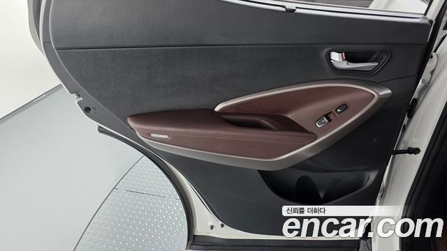 2017 Hyundai Santafe Diesel 2.0 4WD, photograph 1