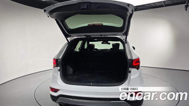 2017 Hyundai Santafe Diesel 2.0 4WD, photograph 3