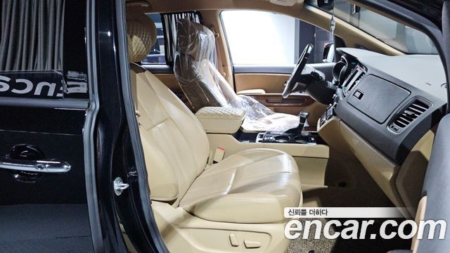 2016 Kia Canival Gasoline 9-seater Hi-Limousine, photograph 10
