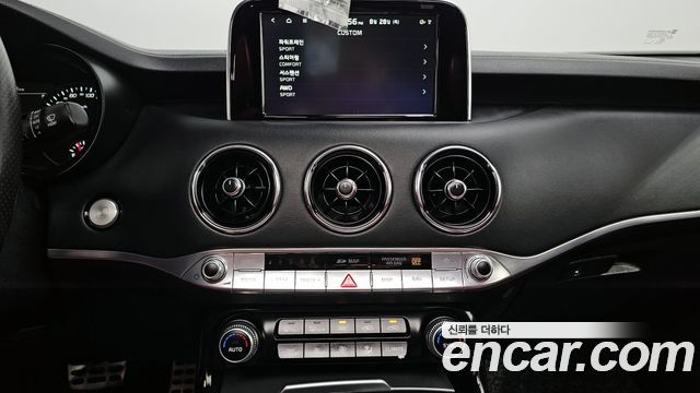 2017 Kia Stinger 3.3 Turbo AWD, photograph 1
