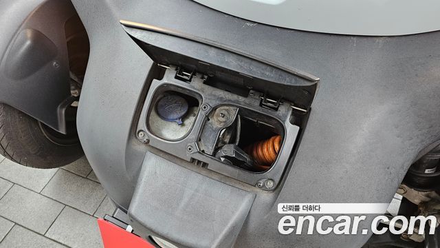 2020 Renault-KoreaSamsung Twizy Life(2-Seater), photograph 11