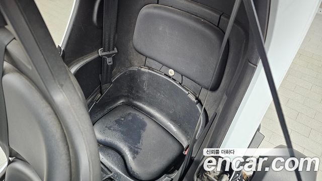 2020 Renault-KoreaSamsung Twizy Life(2-Seater), photograph 9