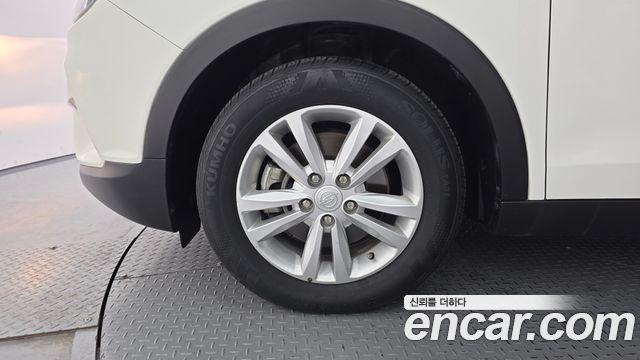 2017 KG_Mobility_Ssangyong TIBOLI VX 2WD, photograph 8