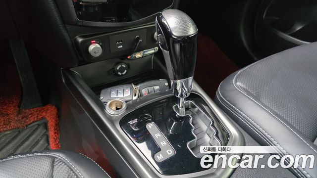 2017 KG_Mobility_Ssangyong TIBOLI VX 2WD, photograph 12