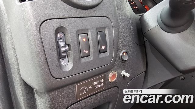 2019 Renault-KoreaSamsung Master 2.3 15-Seater, photograph 2