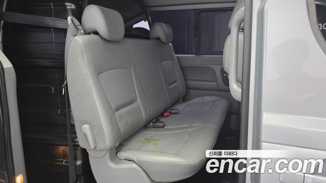 2014 Hyundai Starex 5-Seater VAN, photograph 5