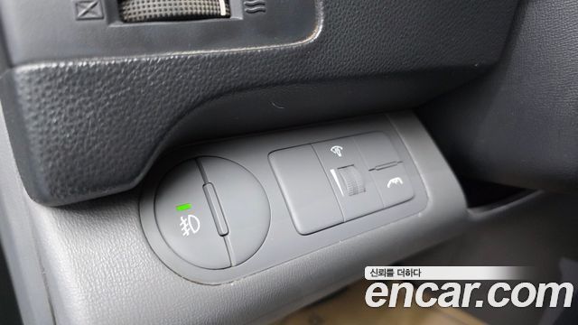 2014 Hyundai Starex 5-Seater VAN, photograph 6