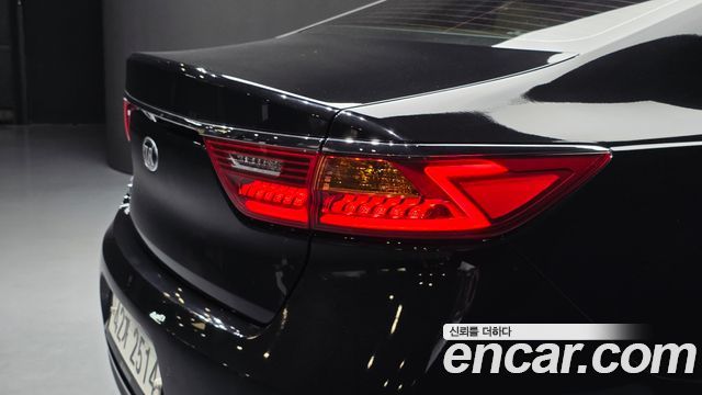 2017 Kia K7 2.4 GDI Limited, photograph 3