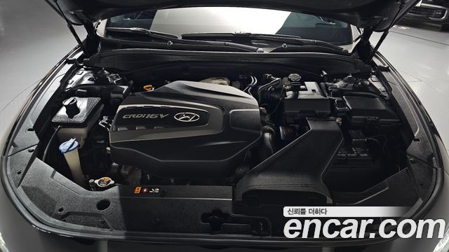 2016 Hyundai Grandeur 2.2 Diesel Premium, photograph 8
