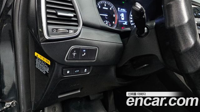 2016 Hyundai Grandeur 2.2 Diesel Premium, photograph 5