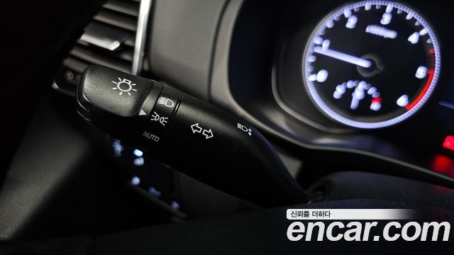 2016 Hyundai Grandeur 2.2 Diesel Premium, photograph 4