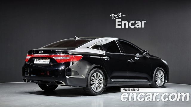 2016 Hyundai Grandeur HG240 Modern Collection, photograph 11