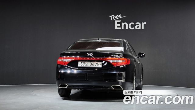 2016 Hyundai Grandeur HG240 Modern Collection, photograph 6