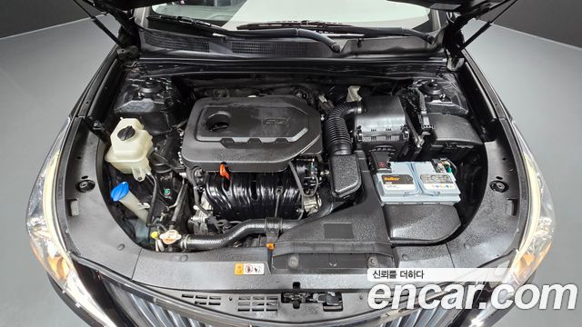 2016 Hyundai Grandeur HG240 Modern Collection, photograph 3