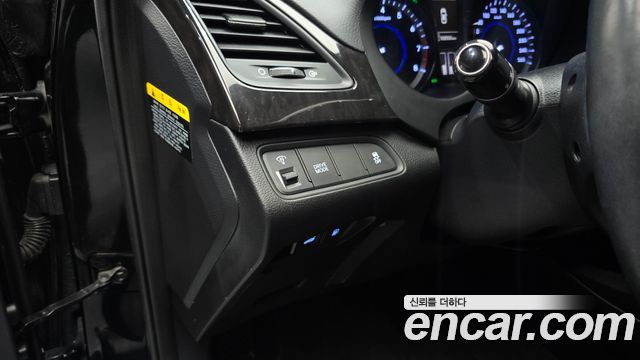 2016 Hyundai Grandeur HG240 Modern Collection, photograph 10