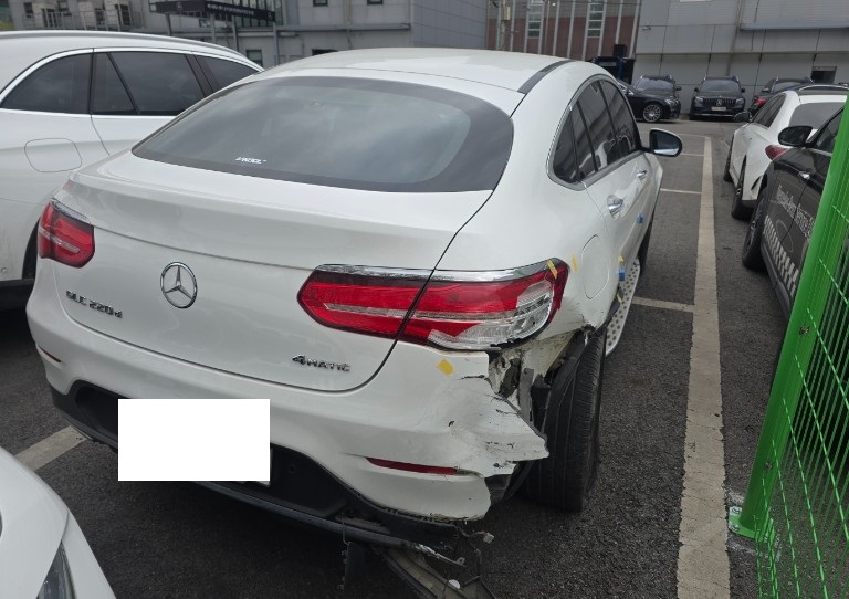 Mercedes-Benz GLC220 d 4Matic Coupe — photo 1 of 3