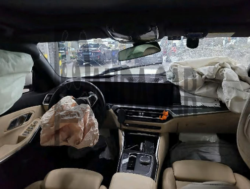2023 BMW 330e, photograph 4