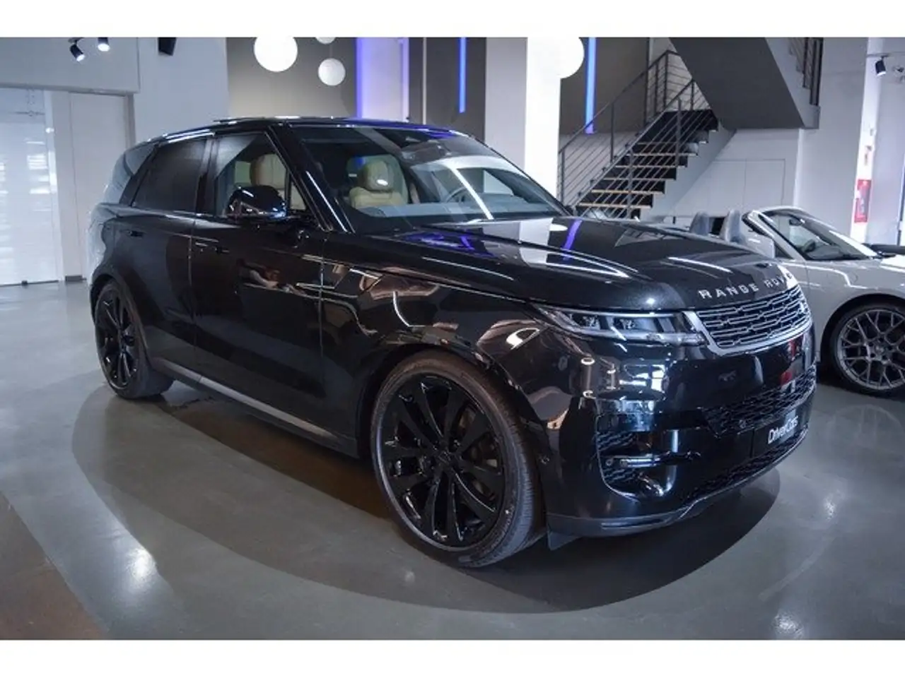 Land Rover Range Rover Sport 3.0 i6 PHEV S 460 — photo 1 of 15